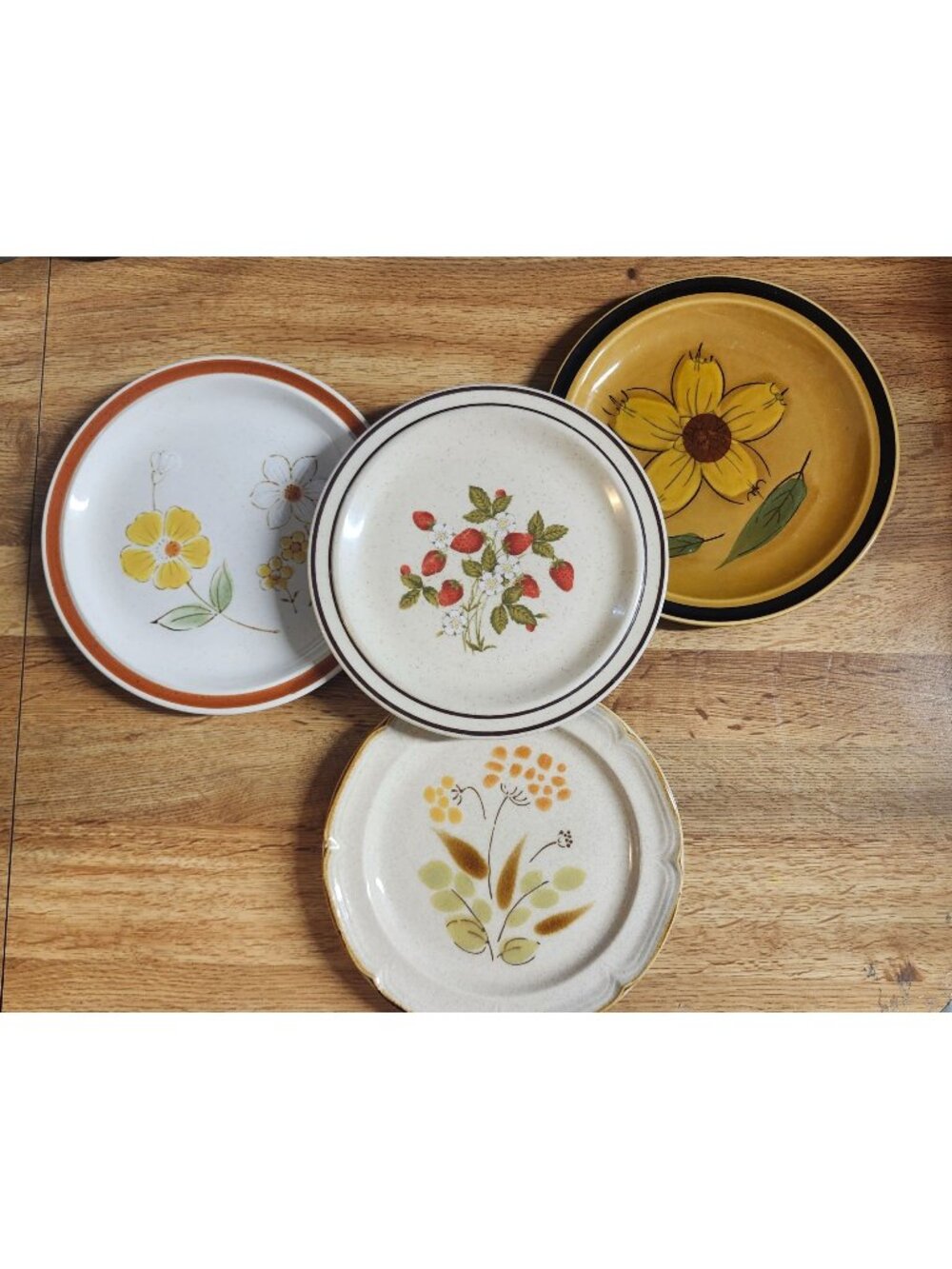 Mismatched Stoneware Lunch, Salad Plates Set of 4 Retro Floral